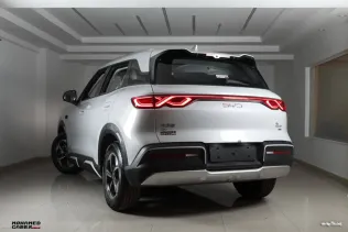 بى واى دى‬ يوان اب 2025 أبيض مستعملة للبيع