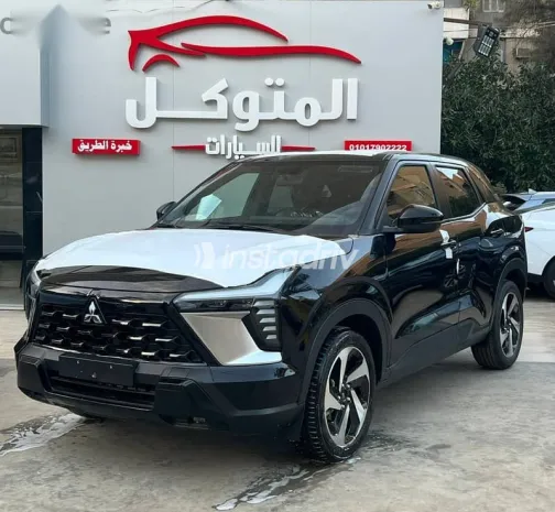 ميتسوبيشي اوت لاندر 2026 أسود جديدة للبيع - 2