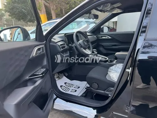 ميتسوبيشي اوت لاندر 2026 أسود جديدة للبيع - 5