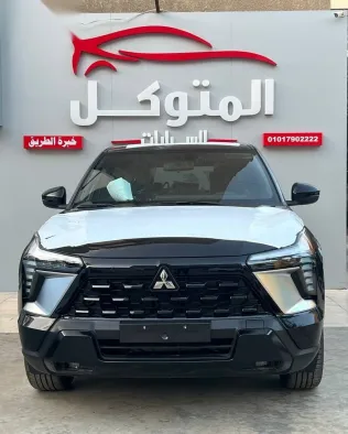 ميتسوبيشي اوت لاندر 2026 أسود جديدة للبيع