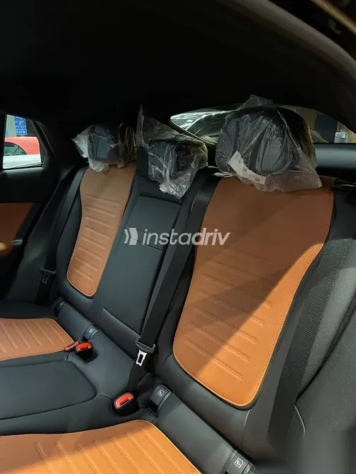 مرسيدس GLC 300 2026 أسود جديدة للبيع - 10