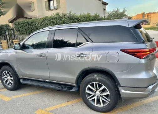 Toyota Fortuner 2021 Silver Used for Sale - 3