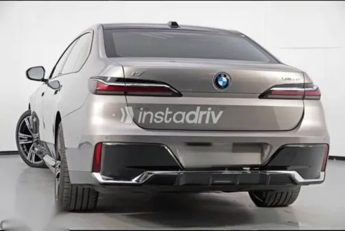 BMW I7 2024 Gray Used for Sale - 1