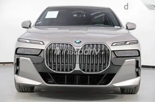 BMW I7 2024 Gray Used for Sale - 2