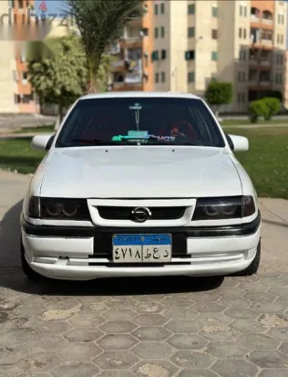 اوبل فيكترا 1994 أبيض مستعملة للبيع