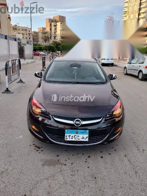 اوبل أسترا 2015 بني مستعملة للبيع - 1