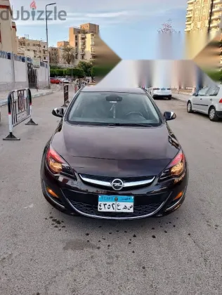 اوبل أسترا 2015 بني مستعملة للبيع