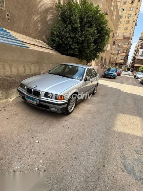 بي ام دبليو 316 1997 فضي مستعملة للبيع - 1