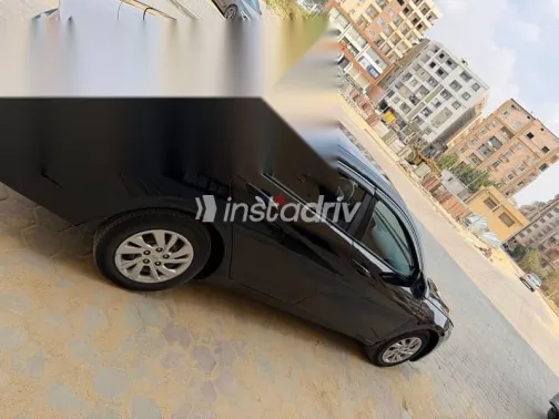 هيونداي إلنترا 2021 أسود مستعملة للبيع - 2