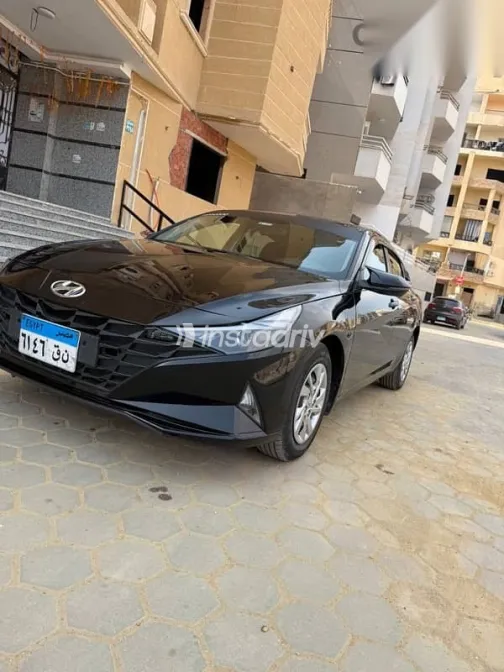 هيونداي إلنترا 2021 أسود مستعملة للبيع - 3