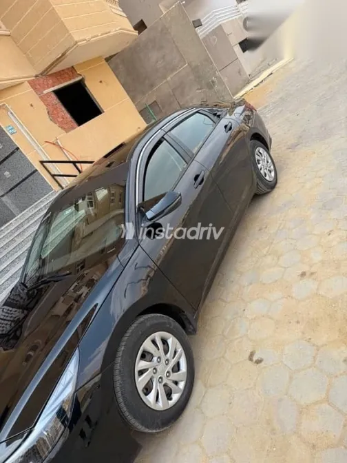 هيونداي إلنترا 2021 أسود مستعملة للبيع - 5