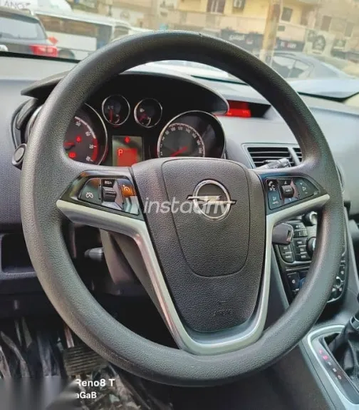 اوبل ميريفا 2016 فضي مستعملة للبيع - 5