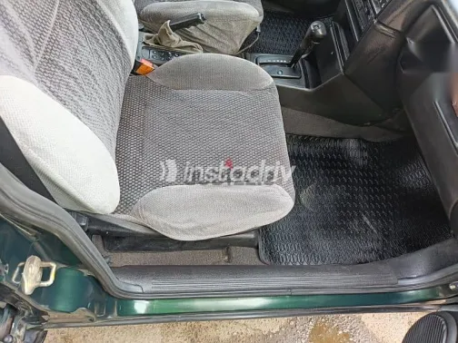 اوبل فيكترا 1995 أخضر مستعملة للبيع - 1