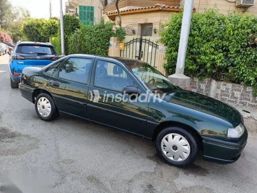 اوبل فيكترا 1995 أخضر مستعملة للبيع - 3