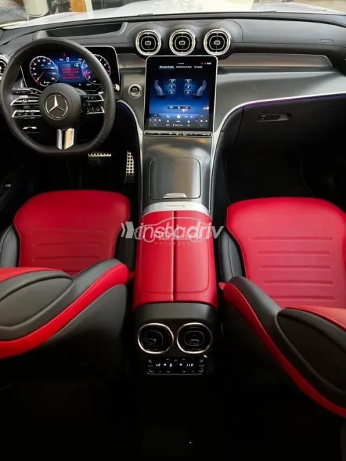 مرسيدس GLC 300 2025 أبيض مستعملة للبيع - 2