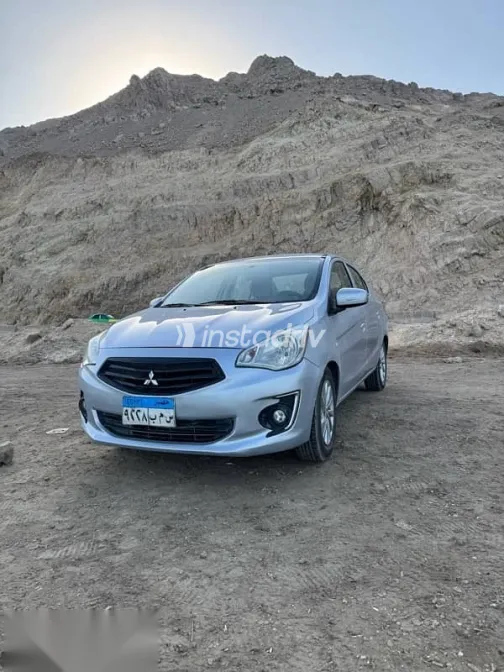 ميتسوبيشي اتراج 2016 رمادي مستعملة للبيع - 1