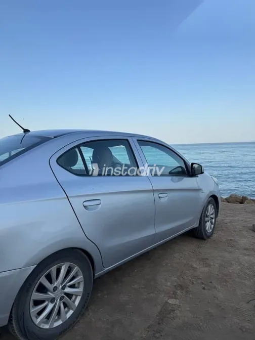 ميتسوبيشي اتراج 2016 رمادي مستعملة للبيع - 4