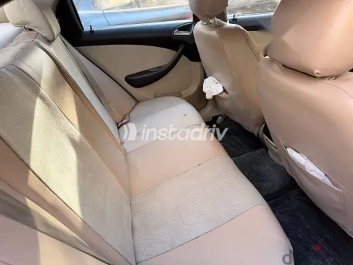 اسبيرانزا M11 2010 أحمر مستعملة للبيع - 2