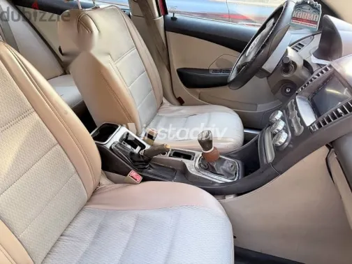 اسبيرانزا M11 2010 أحمر مستعملة للبيع - 5