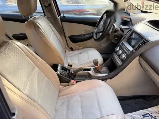 اسبيرانزا M11 2010 أحمر مستعملة للبيع