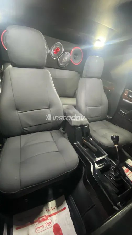 جيب شيروكي 1995 أبيض مستعملة للبيع - 1