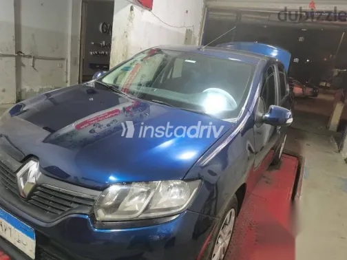رينو لوجان 2017 أزرق غامق مستعملة للبيع - 1