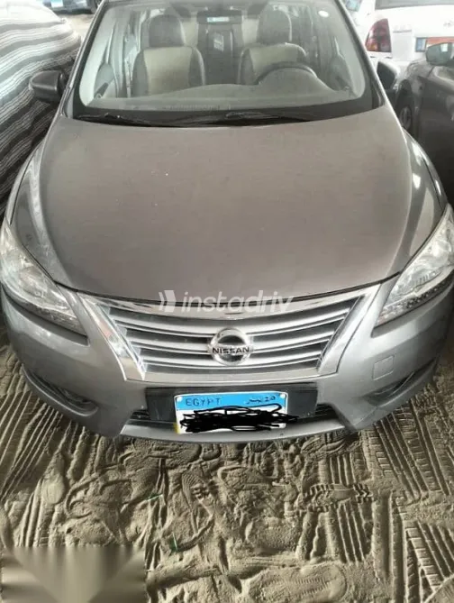 Nissan Sentra 2017 Gray Used for Sale - 1