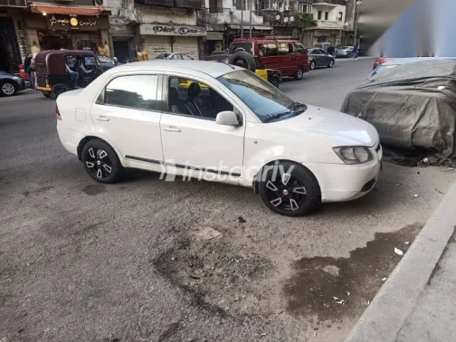 بروتون ساجا 2010 أبيض مستعملة للبيع - 1