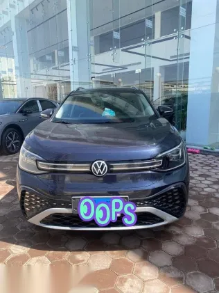 فولكس فاغن اي دي 6 2022 أزرق غامق مستعملة للبيع