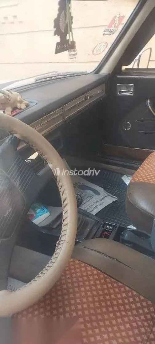 بيجو 405 1977 ذهبي مستعملة للبيع - 4