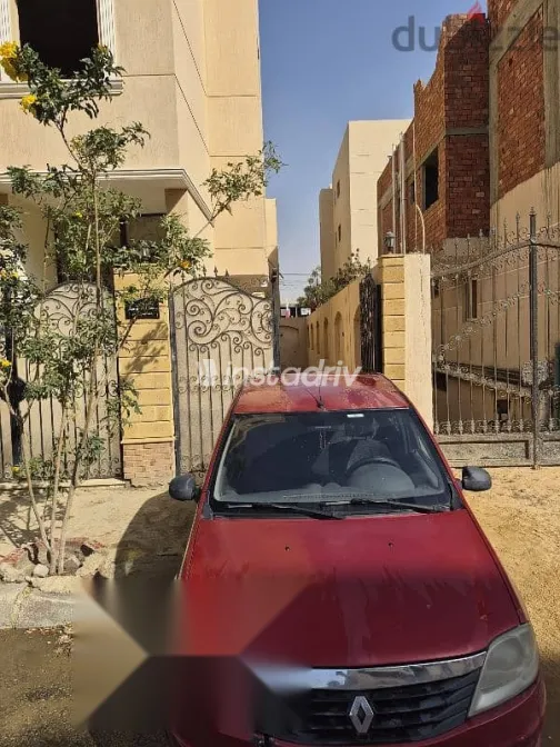 Renault Logan 2013 Red Used for Sale - 2