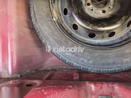 Renault Logan 2013 Red Used for Sale - 6