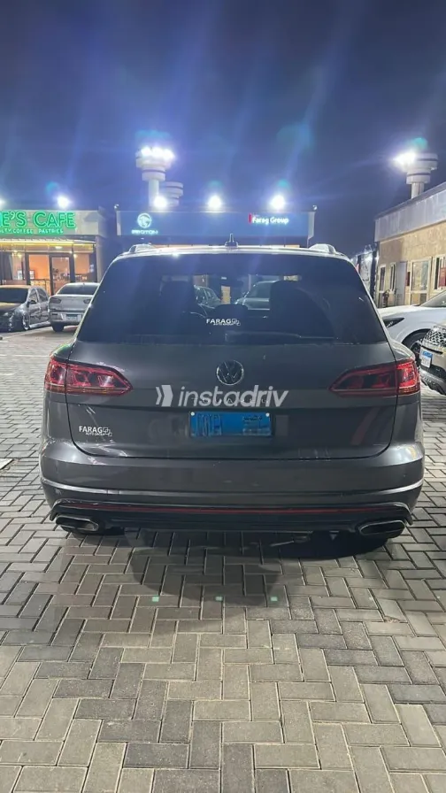 فولكس فاغن طوارق 2022 أبيض مستعملة للبيع - 3