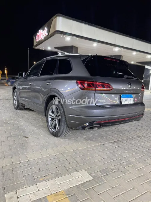 فولكس فاغن طوارق 2022 أبيض مستعملة للبيع - 7