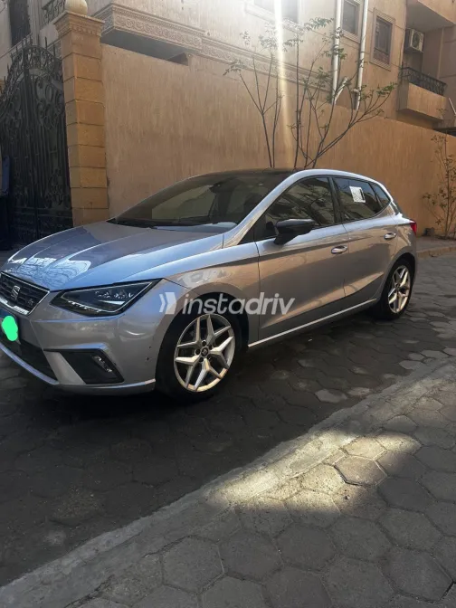 سيات ابيزا 2021 أبيض مستعملة للبيع - 1