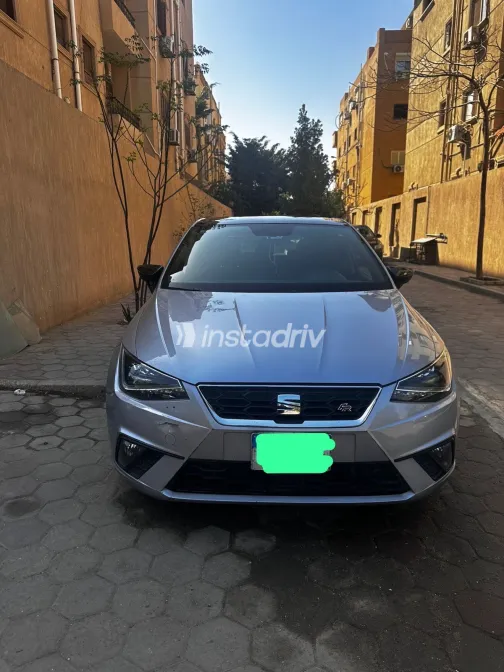 سيات ابيزا 2021 أبيض مستعملة للبيع - 2