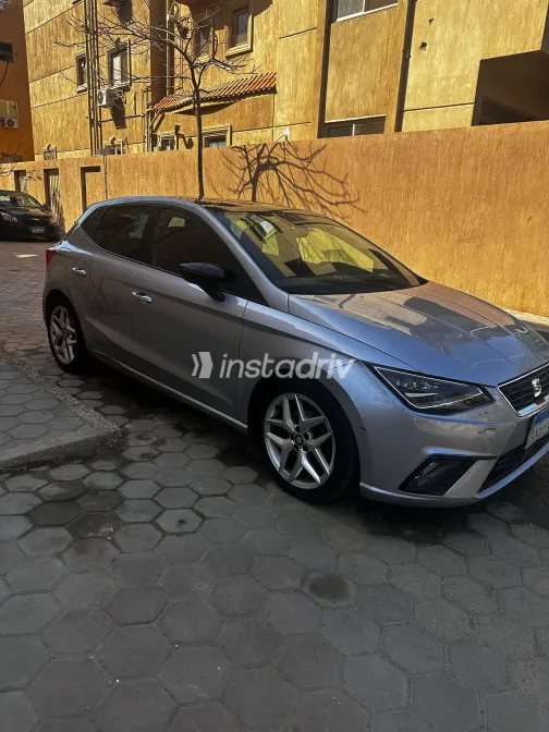 سيات ابيزا 2021 أبيض مستعملة للبيع - 3