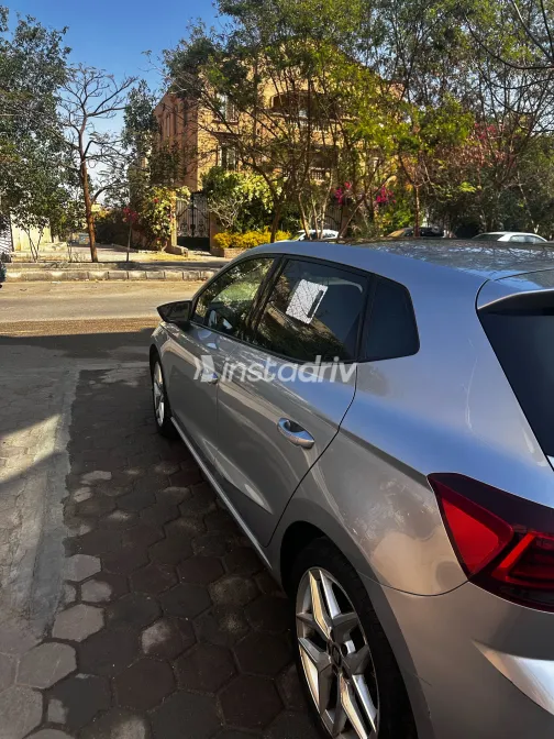 سيات ابيزا 2021 أبيض مستعملة للبيع - 4