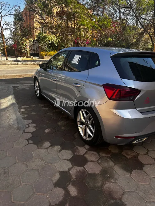 سيات ابيزا 2021 أبيض مستعملة للبيع - 7