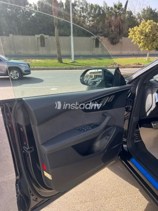 اودي Q8 2025 أبيض مستعملة للبيع - 2