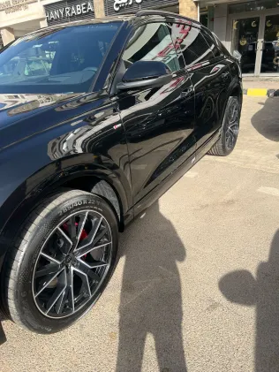 اودي Q8 2025 أبيض مستعملة للبيع