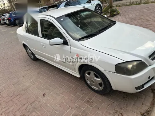Opel Astra 2004 White Used for Sale - 1