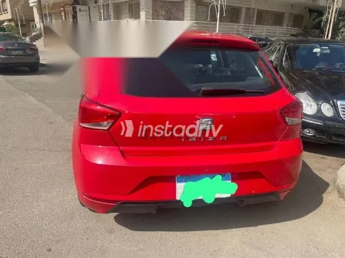 سيات ابيزا 2021 أحمر مستعملة للبيع - 2