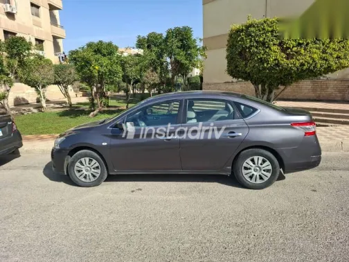 Nissan Sentra 2019 Gray Used for Sale - 2