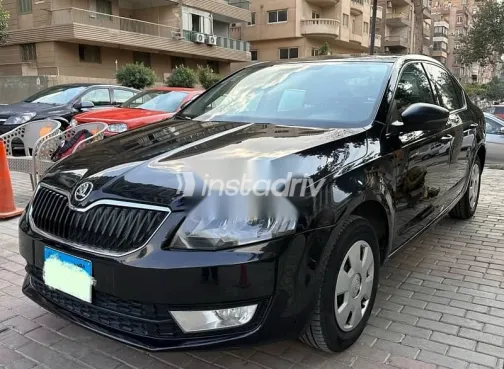 سكودا اوكتافيا 2016 أسود مستعملة للبيع - 1
