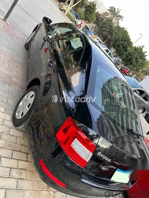 سكودا اوكتافيا 2016 أسود مستعملة للبيع - 3