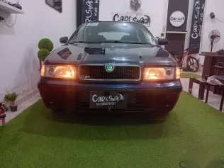 سكودا اوكتافيا 1998 أزرق غامق مستعملة للبيع