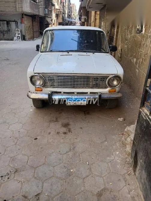 فيات 124 1974 أبيض مستعملة للبيع - 1