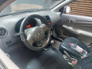 نيسان صنى 2013 ذهبي مستعملة للبيع