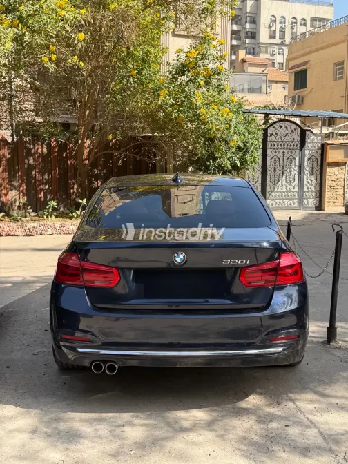 BMW 320 2018 White Used for Sale - 1